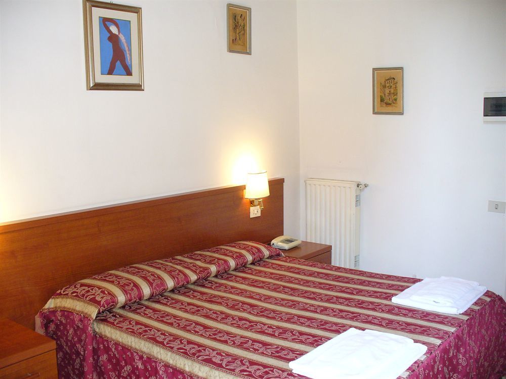 Hotel Azzurra Rome Exterior photo